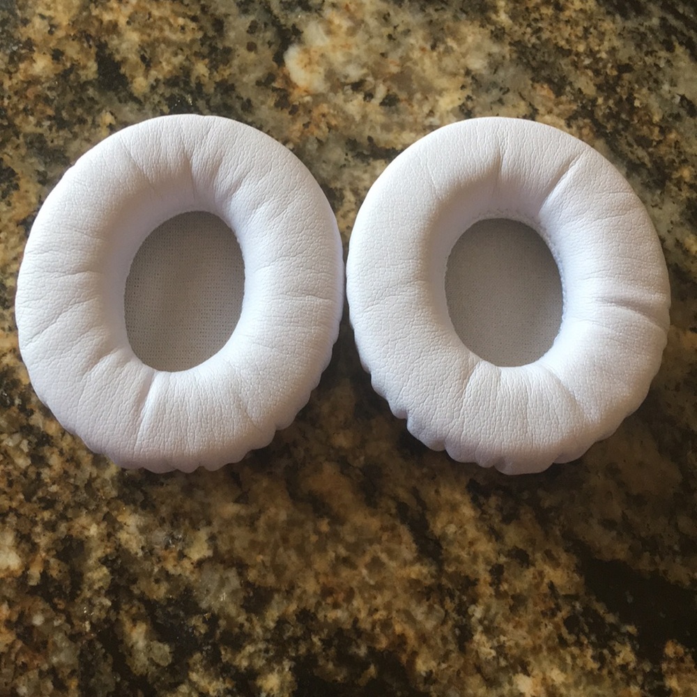 Replacement puffs for headphones